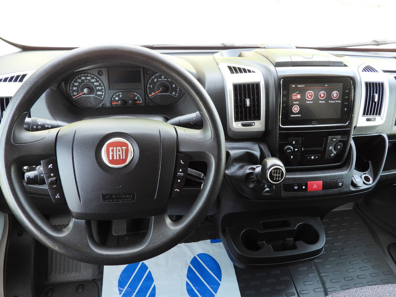 Autoutilitară cu prelată FIAT DUCATO TARPAULIN 10 PALLETS WEBASTO CRUISE CONTROL AIR CONDITIONING LED LIGHTS PNEUMATICS 160HP: Foto 34 Autoutilitară cu prelată FIAT DUCATO TARPAULIN 10 PALLETS WEBASTO CRUISE CONTROL AIR CONDITIONING LED LIGHTS PNEUMATICS 160HP: Foto 34