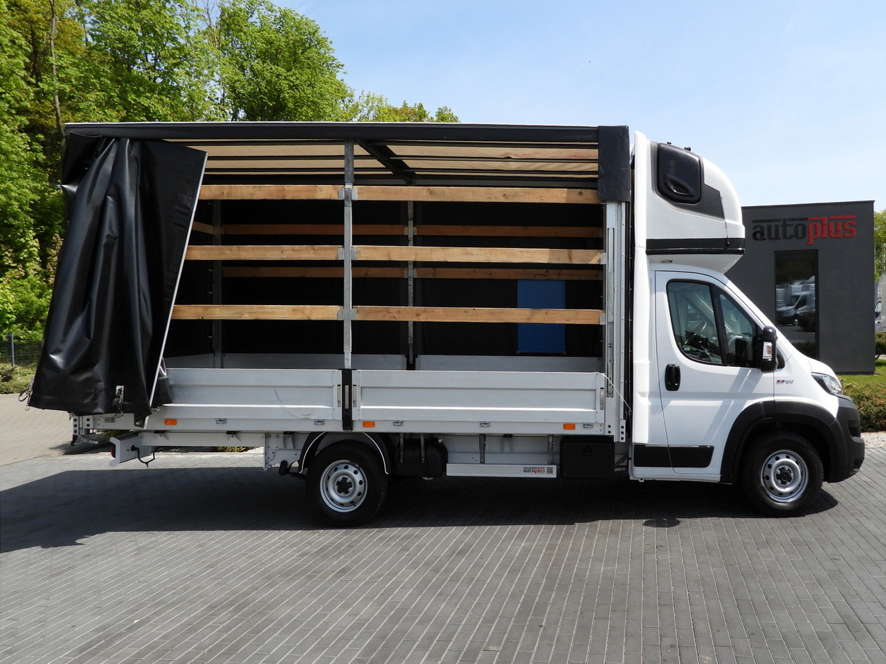 Autoutilitară cu prelată FIAT DUCATO TARPAULIN 10 PALLETS WEBASTO CRUISE CONTROL AIR CONDITIONING LED LIGHTS PNEUMATICS 160HP: Foto 8 Autoutilitară cu prelată FIAT DUCATO TARPAULIN 10 PALLETS WEBASTO CRUISE CONTROL AIR CONDITIONING LED LIGHTS PNEUMATICS 160HP: Foto 8