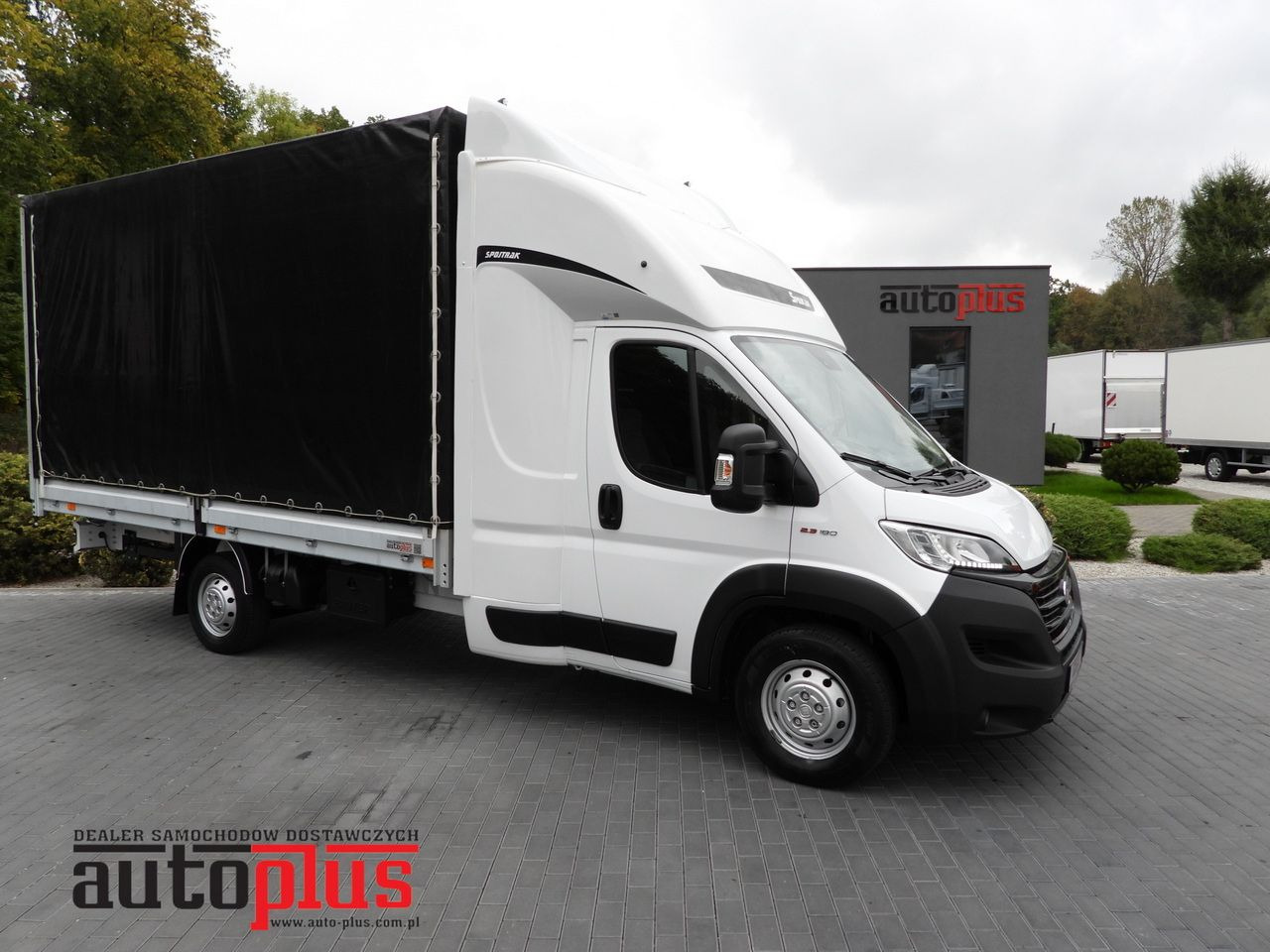 FIAT DUCATO TARPAULIN 9 PALLETS CRUISE CONTROL LED LIGHTS PNEUMATICS AIR CONDITIONING 180HP - Autoutilitară cu prelată: Foto 1 FIAT DUCATO TARPAULIN 9 PALLETS CRUISE CONTROL LED LIGHTS PNEUMATICS AIR CONDITIONING 180HP - Autoutilitară cu prelată: Foto 1