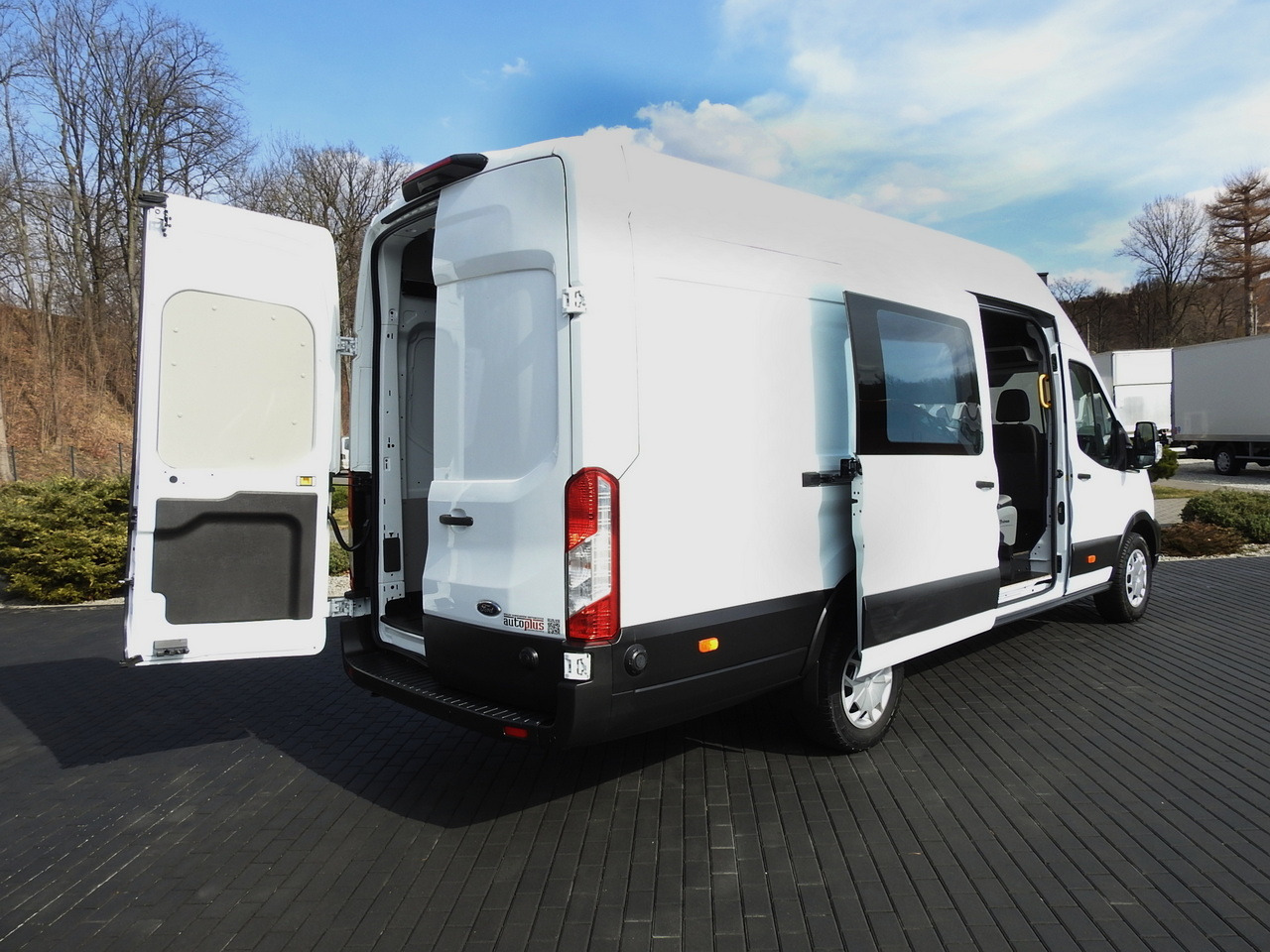 FORD TRANSIT BOX DELIVERY VAN 6 SEATS CRUISE CONTROL LED LIGHTS AIR CONDITIONING 180HP - Dubă: Foto 3 FORD TRANSIT BOX DELIVERY VAN 6 SEATS CRUISE CONTROL LED LIGHTS AIR CONDITIONING 180HP - Dubă: Foto 3