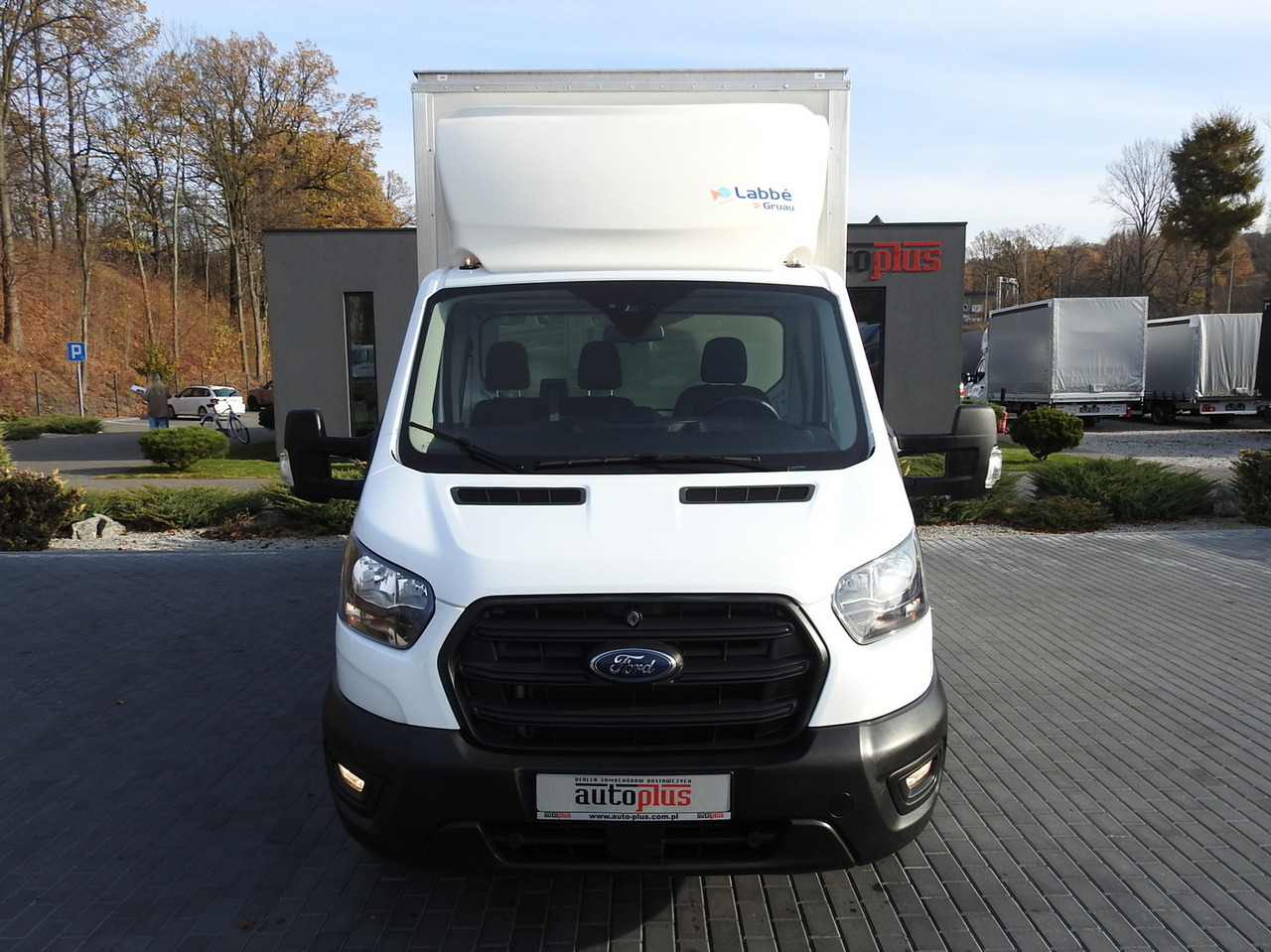 FORD TRANSIT BOX LIFT 8 PALLETS CRUISE CONTROL AIR CONDITIONING 130HP - Autoutilitară box: Foto 5 FORD TRANSIT BOX LIFT 8 PALLETS CRUISE CONTROL AIR CONDITIONING 130HP - Autoutilitară box: Foto 5