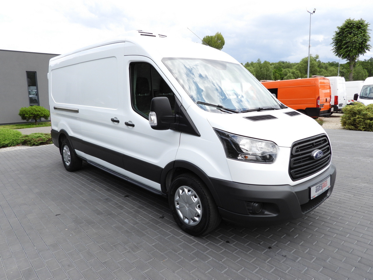 FORD TRANSIT REFRIGERATOR VAN 5*C AIR CONDITIONING 105HP - Autoutilitară frigorifica: Foto 4 FORD TRANSIT REFRIGERATOR VAN 5*C AIR CONDITIONING 105HP - Autoutilitară frigorifica: Foto 4