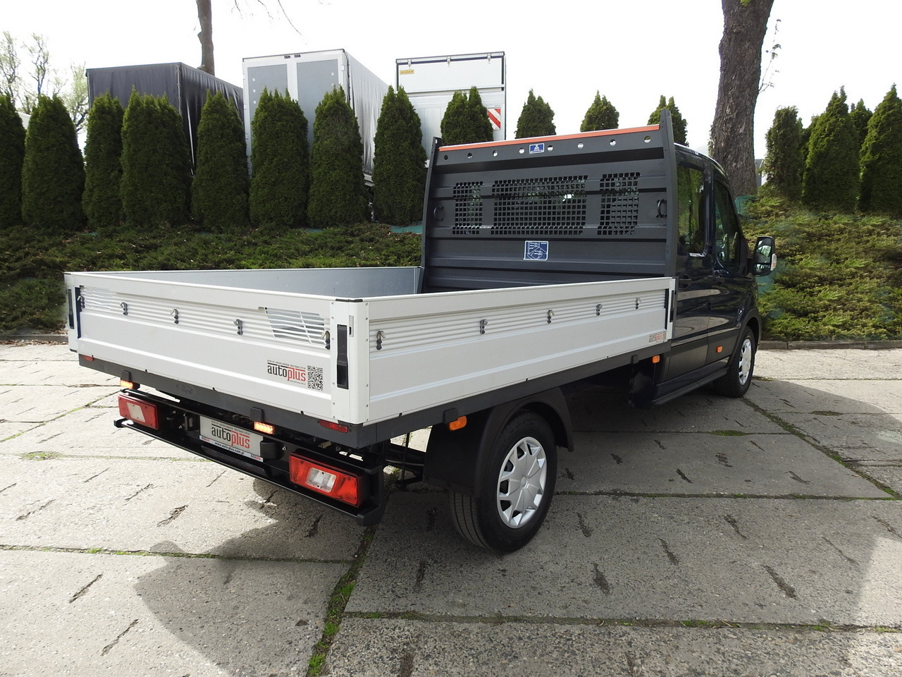 FORD TRANSIT STAKE BODY DOUBLE CABIN DOKA 7 SEATS CRUISE CONTROL AIR CONDITIONING LED LIGHTS 130HP - Autoutilitară cabină dublă: Foto 3 FORD TRANSIT STAKE BODY DOUBLE CABIN DOKA 7 SEATS CRUISE CONTROL AIR CONDITIONING LED LIGHTS 130HP - Autoutilitară cabină dublă: Foto 3