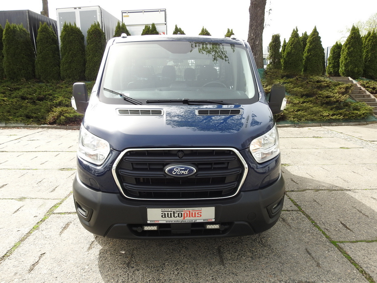 FORD TRANSIT STAKE BODY DOUBLE CABIN DOKA 7 SEATS CRUISE CONTROL AIR CONDITIONING LED LIGHTS 130HP - Autoutilitară cabină dublă: Foto 5 FORD TRANSIT STAKE BODY DOUBLE CABIN DOKA 7 SEATS CRUISE CONTROL AIR CONDITIONING LED LIGHTS 130HP - Autoutilitară cabină dublă: Foto 5