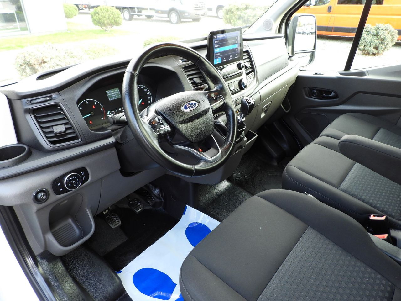 FORD TRANSIT TIPPER CRUISE CONTROL LED LIGHTS TWIN WHEELS AIR CONDITIONING 130HP - Autoutilitară basculantă: Foto 2 FORD TRANSIT TIPPER CRUISE CONTROL LED LIGHTS TWIN WHEELS AIR CONDITIONING 130HP - Autoutilitară basculantă: Foto 2