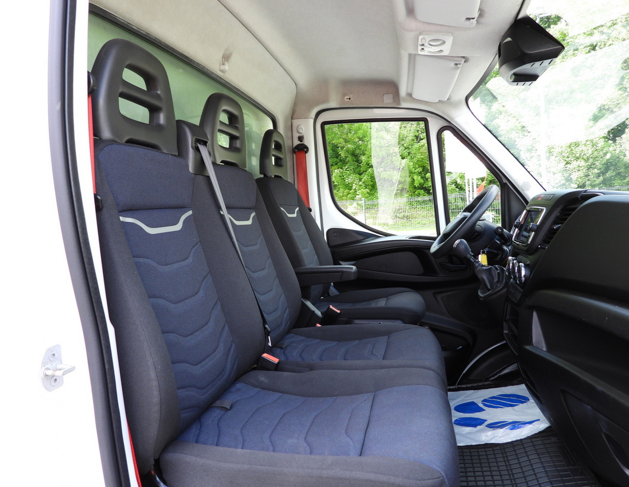 Autoutilitară box IVECO DAILY 35C16 BOX LIFT 8 PALLETS CRUISE CONTROL TWIN WHEELS AIR CONDITIONING  160HP: Foto 41