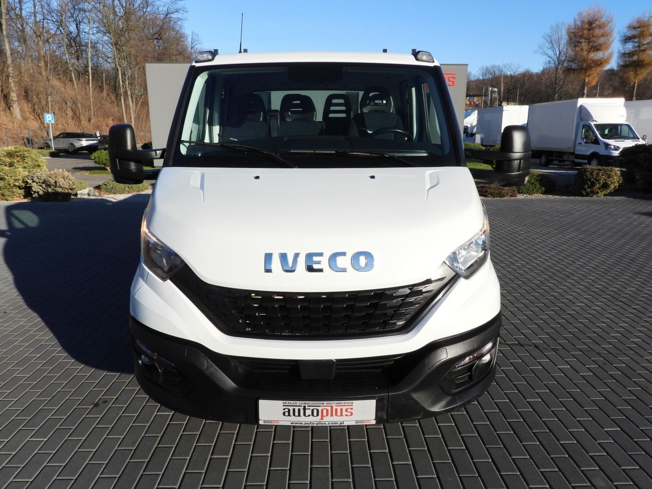 IVECO DAILY 35S14 STAKE BODY DOUBLE CABIN DOKA 7 SEATS CRUISE CONTROL AIR CONDITIONING 140HP - Autoutilitară cabină dublă: Foto 5 IVECO DAILY 35S14 STAKE BODY DOUBLE CABIN DOKA 7 SEATS CRUISE CONTROL AIR CONDITIONING 140HP - Autoutilitară cabină dublă: Foto 5