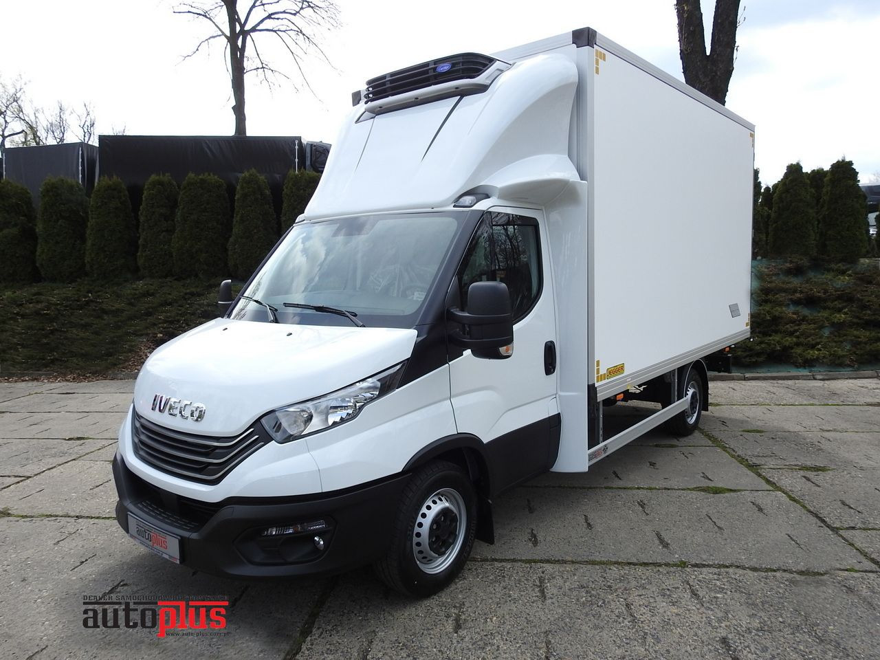 IVECO DAILY 35S16 NEW REGRIGERATOR BOX -10*C 8 PALLETS HEATING FUNCTION POWER SUPPLY 230V CRUISE CONTROL AIR CONDITIONING 160HP - Autoutilitară frigorifica: Foto 1 IVECO DAILY 35S16 NEW REGRIGERATOR BOX -10*C 8 PALLETS HEATING FUNCTION POWER SUPPLY 230V CRUISE CONTROL AIR CONDITIONING 160HP - Autoutilitară frigorifica: Foto 1