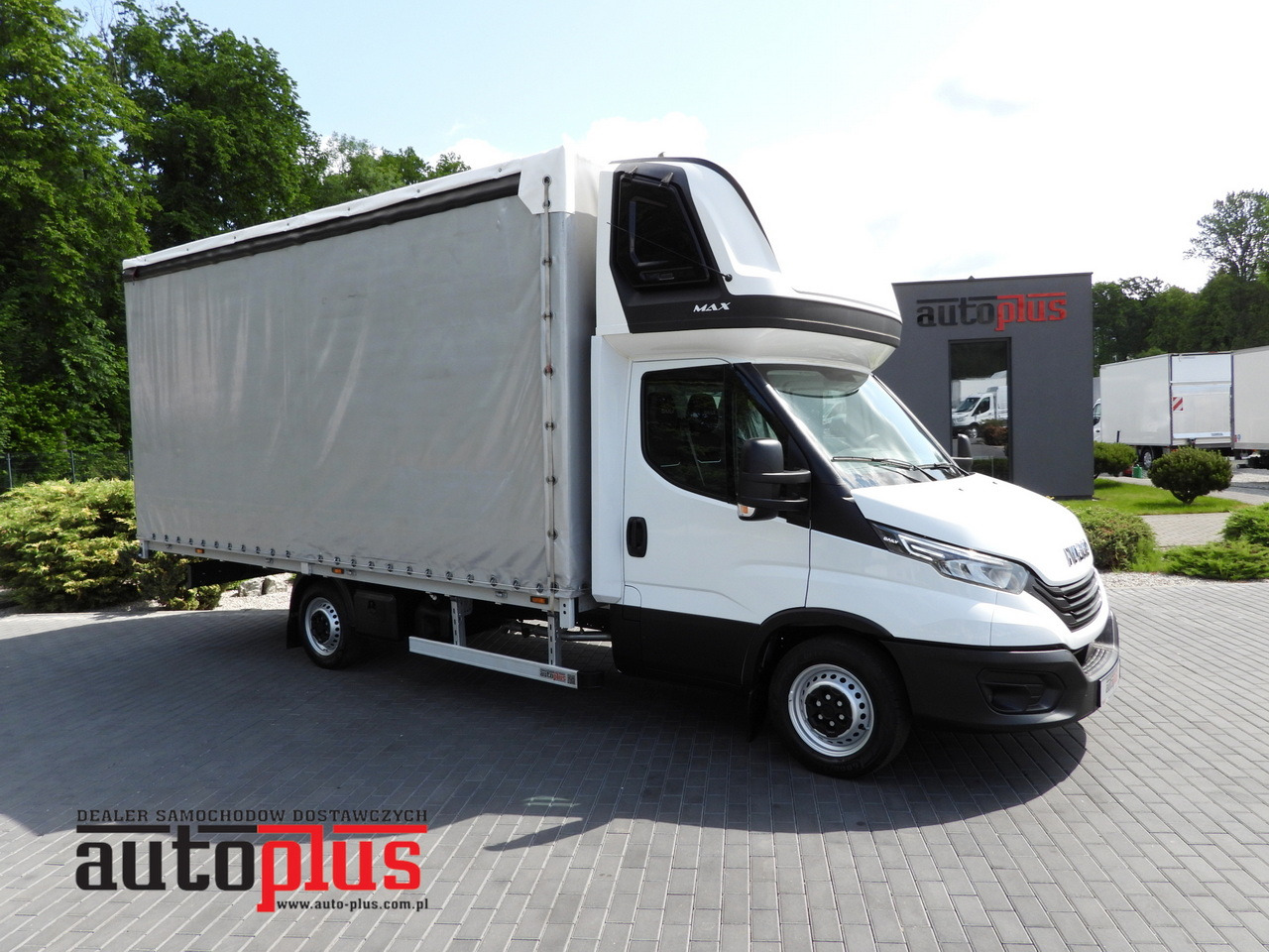 IVECO DAILY 35S18 TARPAULIN 10 PALLETS CRUISE CONTROL LED LIGHTS AIR CONDITIONING 180HP - Autoutilitară cu prelată: Foto 1 IVECO DAILY 35S18 TARPAULIN 10 PALLETS CRUISE CONTROL LED LIGHTS AIR CONDITIONING 180HP - Autoutilitară cu prelată: Foto 1