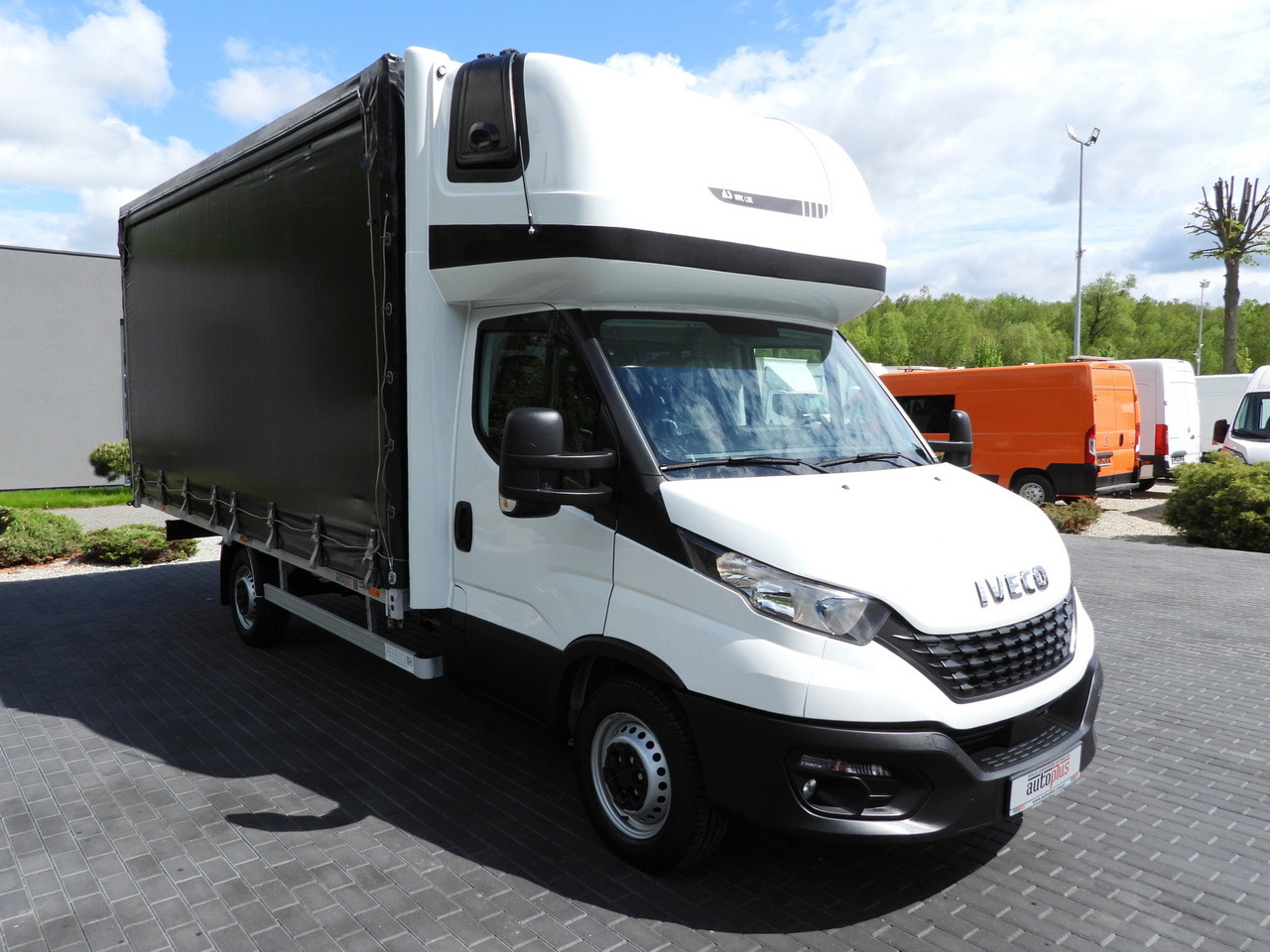 IVECO DAILY 35S18 TARPAULIN 10 PALLETS WEBASTO CRUISE CONTROL AIR CONDITIONING 180HP - Autoutilitară cu prelată: Foto 4 IVECO DAILY 35S18 TARPAULIN 10 PALLETS WEBASTO CRUISE CONTROL AIR CONDITIONING 180HP - Autoutilitară cu prelată: Foto 4