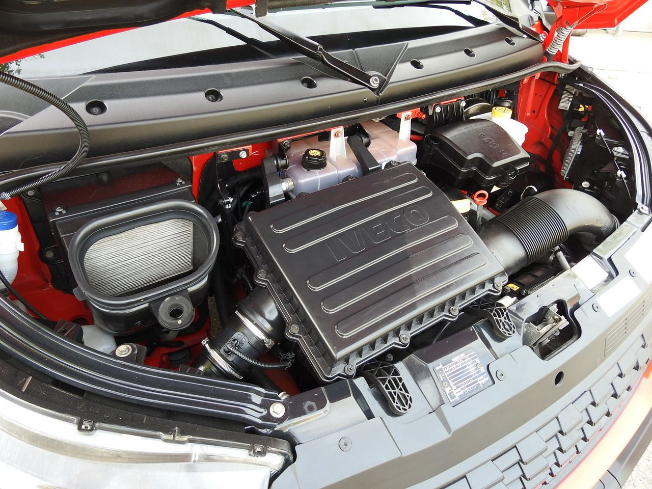 Autoutilitară cu prelată IVECO DAILY 35S18 TARPAULIN 10 PALLETS WEBASTO CRUISE CONTROL LED LIGHTS AIR CONDITIONING  180HP: Foto 28