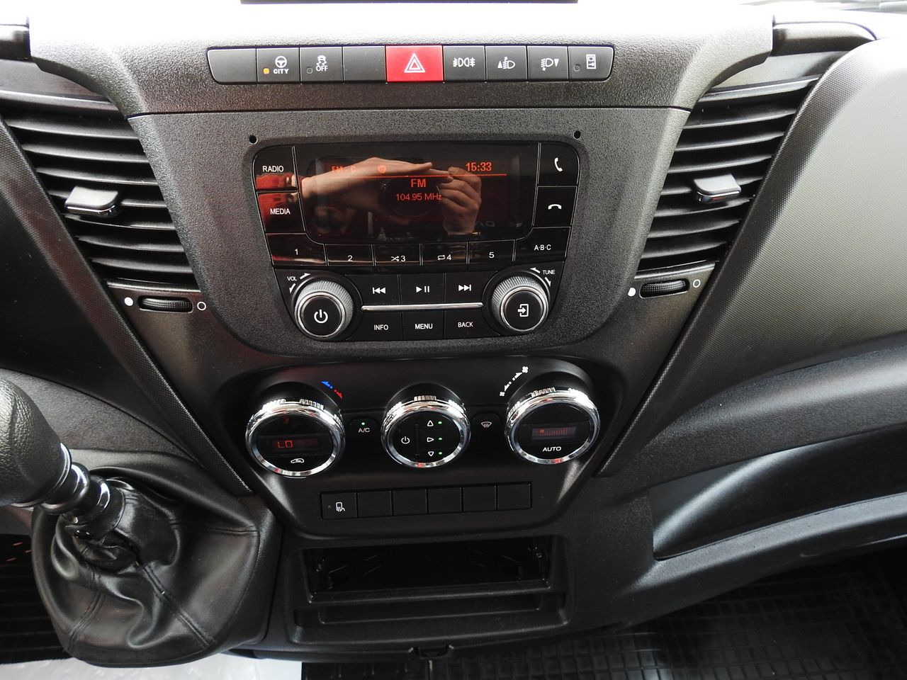 Autoutilitară cu prelată IVECO DAILY 35S18 TARPAULIN 10 PALLETS WEBASTO CRUISE CONTROL LED LIGHTS AIR CONDITIONING  180HP: Foto 39