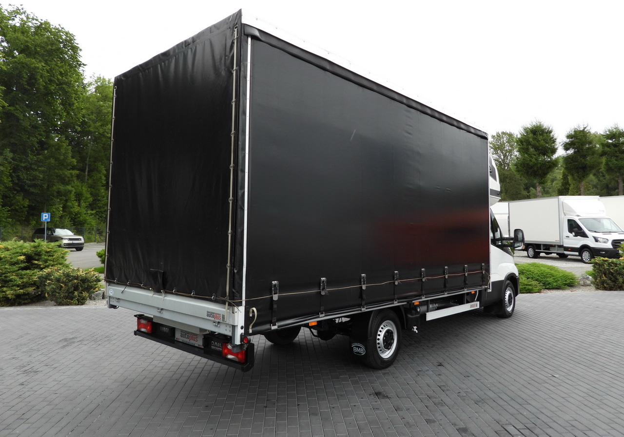 IVECO DAILY 35S18 TARPAULIN 10 PALLETS WEBASTO CRUISE CONTROL NAVIGATION LED LIGHTS AIR CONDITIONING 180HP - Autoutilitară cu prelată: Foto 3 IVECO DAILY 35S18 TARPAULIN 10 PALLETS WEBASTO CRUISE CONTROL NAVIGATION LED LIGHTS AIR CONDITIONING 180HP - Autoutilitară cu prelată: Foto 3