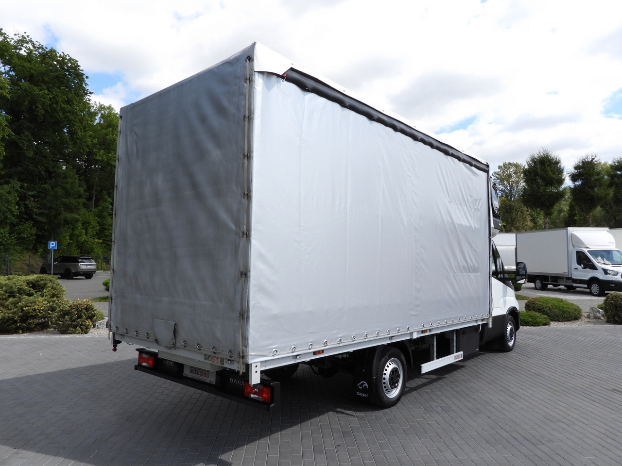 IVECO DAILY 35S18 TARPAULIN 10 PALLETS WEBASTO CRUISE CONTROL NAVIGATION LED LIGHTS AIR CONDITIONING 180HP - Autoutilitară cu prelată: Foto 3 IVECO DAILY 35S18 TARPAULIN 10 PALLETS WEBASTO CRUISE CONTROL NAVIGATION LED LIGHTS AIR CONDITIONING 180HP - Autoutilitară cu prelată: Foto 3