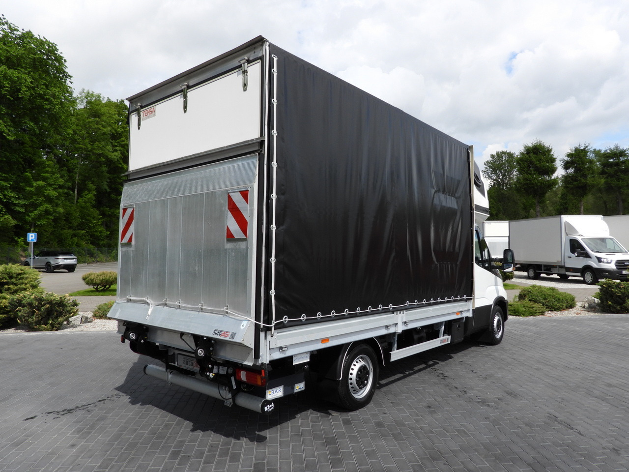 IVECO DAILY 35S18 TARPAULIN LIFT 8 PALLETS WEBASTO CRUISE CONTROL AIR CONDITIONING 180HP - Autoutilitară cu prelată: Foto 3 IVECO DAILY 35S18 TARPAULIN LIFT 8 PALLETS WEBASTO CRUISE CONTROL AIR CONDITIONING 180HP - Autoutilitară cu prelată: Foto 3