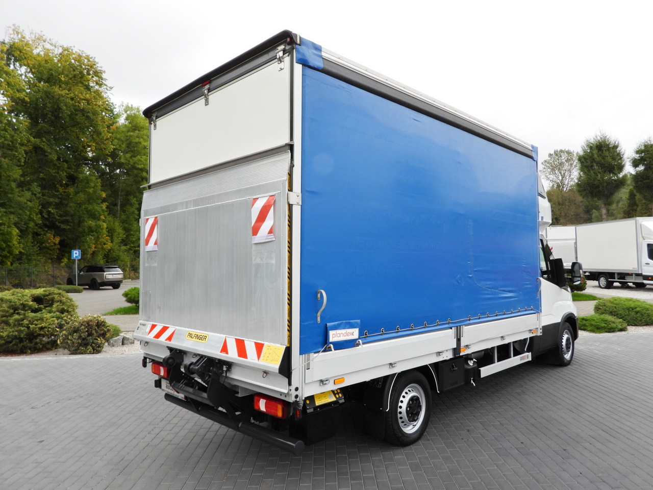 IVECO DAILY 35S18 TARPAULIN LIFT 8 PALLETS WEBASTO CRUISE CONTROL LED LIGHTS AIR CONDITIONING 180HP - Autoutilitară cu prelată: Foto 3 IVECO DAILY 35S18 TARPAULIN LIFT 8 PALLETS WEBASTO CRUISE CONTROL LED LIGHTS AIR CONDITIONING 180HP - Autoutilitară cu prelată: Foto 3