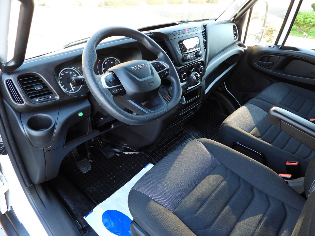 IVECO DAILY 50C16 TARPAULIN 10 PALLETS CRUISE CONTROL TWIN WHEELS AIR CONDITIONING 160HP - Autoutilitară cu prelată: Foto 2 IVECO DAILY 50C16 TARPAULIN 10 PALLETS CRUISE CONTROL TWIN WHEELS AIR CONDITIONING 160HP - Autoutilitară cu prelată: Foto 2