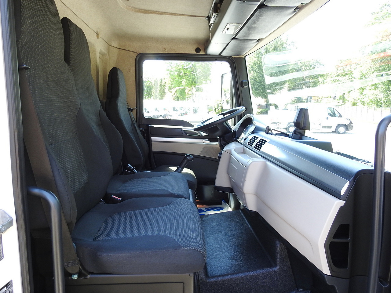 MAN TGL 10.180 REGRIGERATOR BOX -20*C 11 PALLETS POWER SUPPLY 230V AIR CONDITIONING PNEUMATICS TWIN WHEELS 180HP în leasing MAN TGL 10.180 REGRIGERATOR BOX -20*C 11 PALLETS POWER SUPPLY 230V AIR CONDITIONING PNEUMATICS TWIN WHEELS 180HP: Foto 43 MAN TGL 10.180 REGRIGERATOR BOX -20*C 11 PALLETS POWER SUPPLY 230V AIR CONDITIONING PNEUMATICS TWIN WHEELS 180HP în leasing MAN TGL 10.180 REGRIGERATOR BOX -20*C 11 PALLETS POWER SUPPLY 230V AIR CONDITIONING PNEUMATICS TWIN WHEELS 180HP: Foto 43