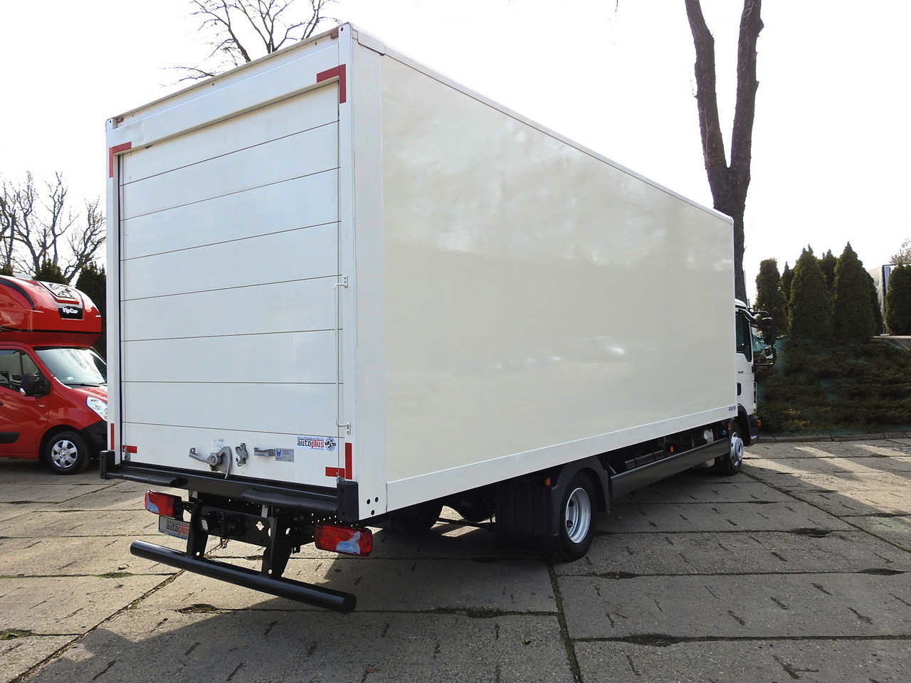 MAN TGL 8.18 BOX 16 PALLETS CRUISE CONTROL TWIN WHEELS 180HP - Camion furgon: Foto 3 MAN TGL 8.18 BOX 16 PALLETS CRUISE CONTROL TWIN WHEELS 180HP - Camion furgon: Foto 3