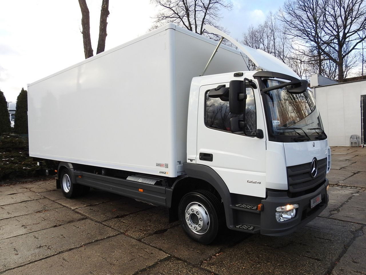 MERCEDES ATEGO 12.24 BOX LIFT 18 PALLETS CRUISE CONTROL AUTOMATIC TRANSMISSION TWIN WHEELS AIR CONDITIONING 240HP - Camion furgon: Foto 4 MERCEDES ATEGO 12.24 BOX LIFT 18 PALLETS CRUISE CONTROL AUTOMATIC TRANSMISSION TWIN WHEELS AIR CONDITIONING 240HP - Camion furgon: Foto 4