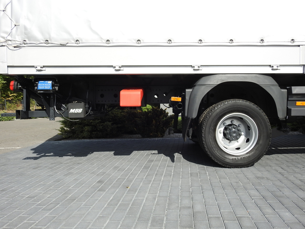 Camion cu prelată MERCEDES ATEGO 1221 TARPAULIN LIFT 16 PALLETS WEBASTO AIR CONDITIONING PNEUMATICS TWIN WHEELS 230HP: Foto 32 Camion cu prelată MERCEDES ATEGO 1221 TARPAULIN LIFT 16 PALLETS WEBASTO AIR CONDITIONING PNEUMATICS TWIN WHEELS 230HP: Foto 32