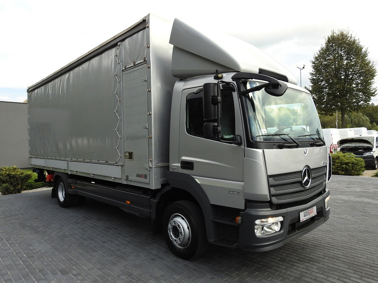 MERCEDES ATEGO 1221 TARPAULIN LIFT 16 PALLETS WEBASTO AIR CONDITIONING PNEUMATICS TWIN WHEELS 230HP - Camion cu prelată: Foto 4 MERCEDES ATEGO 1221 TARPAULIN LIFT 16 PALLETS WEBASTO AIR CONDITIONING PNEUMATICS TWIN WHEELS 230HP - Camion cu prelată: Foto 4