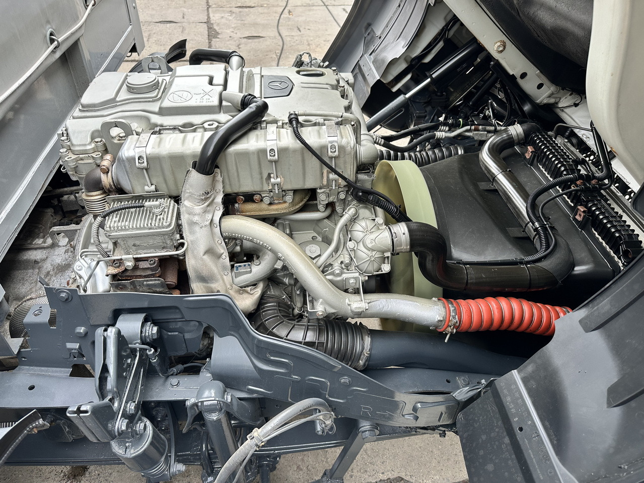 Camion cu prelată MERCEDES ATEGO 1221 TARPAULIN LIFT 16 PALLETS WEBASTO AIR CONDITIONING PNEUMATICS TWIN WHEELS 230HP: Foto 36 Camion cu prelată MERCEDES ATEGO 1221 TARPAULIN LIFT 16 PALLETS WEBASTO AIR CONDITIONING PNEUMATICS TWIN WHEELS 230HP: Foto 36