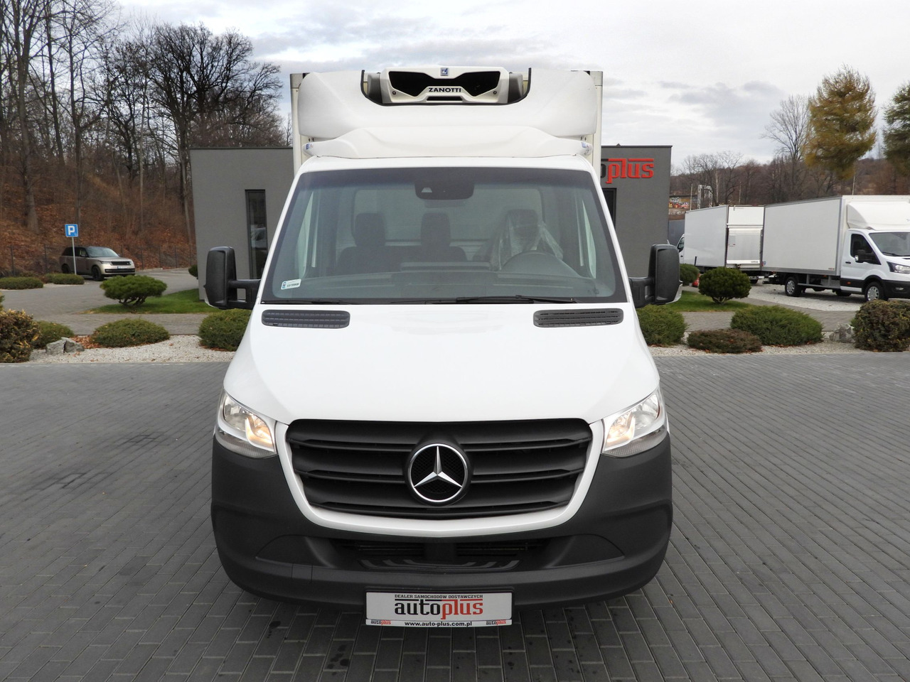 MERCEDES SPRINTER 314 REGRIGERATOR BOX -1*C CRUISE CONTROL NAVIGATION AIR CONDITIONING 140HP - Autoutilitară frigorifica: Foto 5 MERCEDES SPRINTER 314 REGRIGERATOR BOX -1*C CRUISE CONTROL NAVIGATION AIR CONDITIONING 140HP - Autoutilitară frigorifica: Foto 5