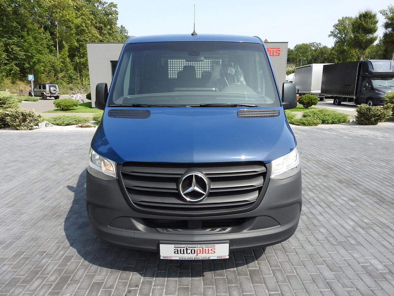 MERCEDES SPRINTER 316 STAKE BODY DOUBLE CABIN DOKA 7 SEATS AIR CONDITIONING 160HP - Autoutilitară cabină dublă: Foto 5 MERCEDES SPRINTER 316 STAKE BODY DOUBLE CABIN DOKA 7 SEATS AIR CONDITIONING 160HP - Autoutilitară cabină dublă: Foto 5