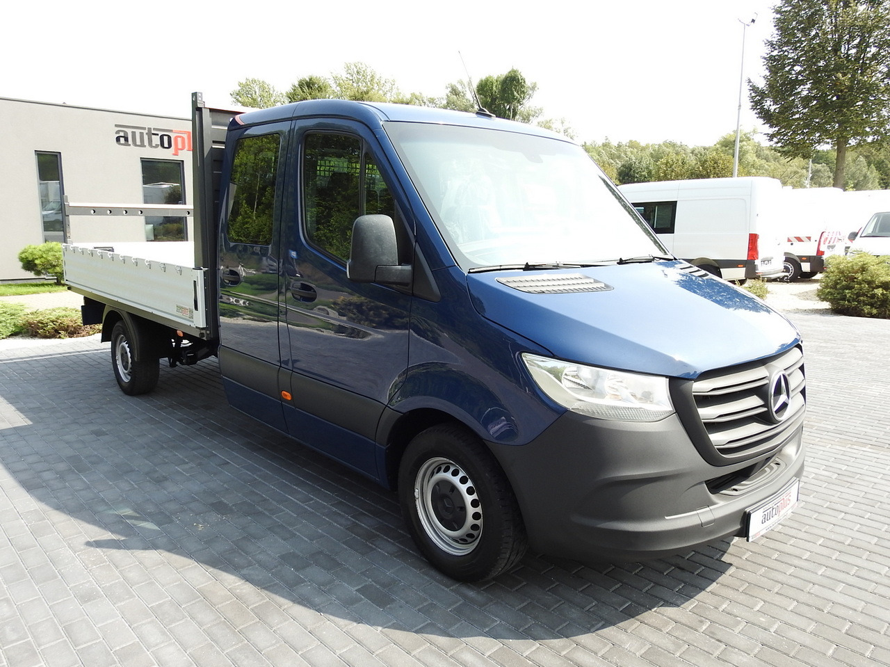 MERCEDES SPRINTER 316 STAKE BODY DOUBLE CABIN DOKA 7 SEATS AIR CONDITIONING 160HP - Autoutilitară cabină dublă: Foto 4 MERCEDES SPRINTER 316 STAKE BODY DOUBLE CABIN DOKA 7 SEATS AIR CONDITIONING 160HP - Autoutilitară cabină dublă: Foto 4