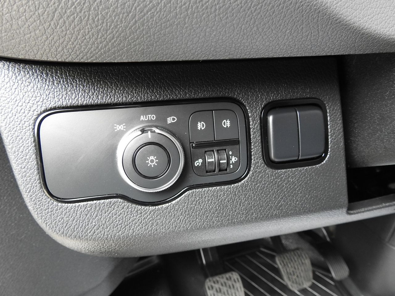 Autoutilitară cu prelată MERCEDES SPRINTER 316 TARPAULIN 10 PALLETS WEBASTO CRUISE CONTROL AIR CONDITIONING 165HP: Foto 29 Autoutilitară cu prelată MERCEDES SPRINTER 316 TARPAULIN 10 PALLETS WEBASTO CRUISE CONTROL AIR CONDITIONING 165HP: Foto 29