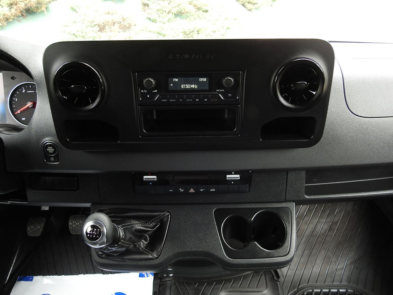 Autoutilitară cu prelată MERCEDES SPRINTER 316 TARPAULIN 10 PALLETS WEBASTO CRUISE CONTROL AIR CONDITIONING 165HP: Foto 35 Autoutilitară cu prelată MERCEDES SPRINTER 316 TARPAULIN 10 PALLETS WEBASTO CRUISE CONTROL AIR CONDITIONING 165HP: Foto 35