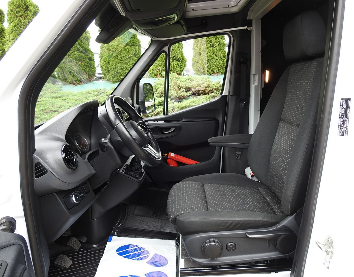 Autoutilitară cu prelată MERCEDES SPRINTER 316 TARPAULIN 10 PALLETS WEBASTO CRUISE CONTROL AIR CONDITIONING 165HP: Foto 27 Autoutilitară cu prelată MERCEDES SPRINTER 316 TARPAULIN 10 PALLETS WEBASTO CRUISE CONTROL AIR CONDITIONING 165HP: Foto 27