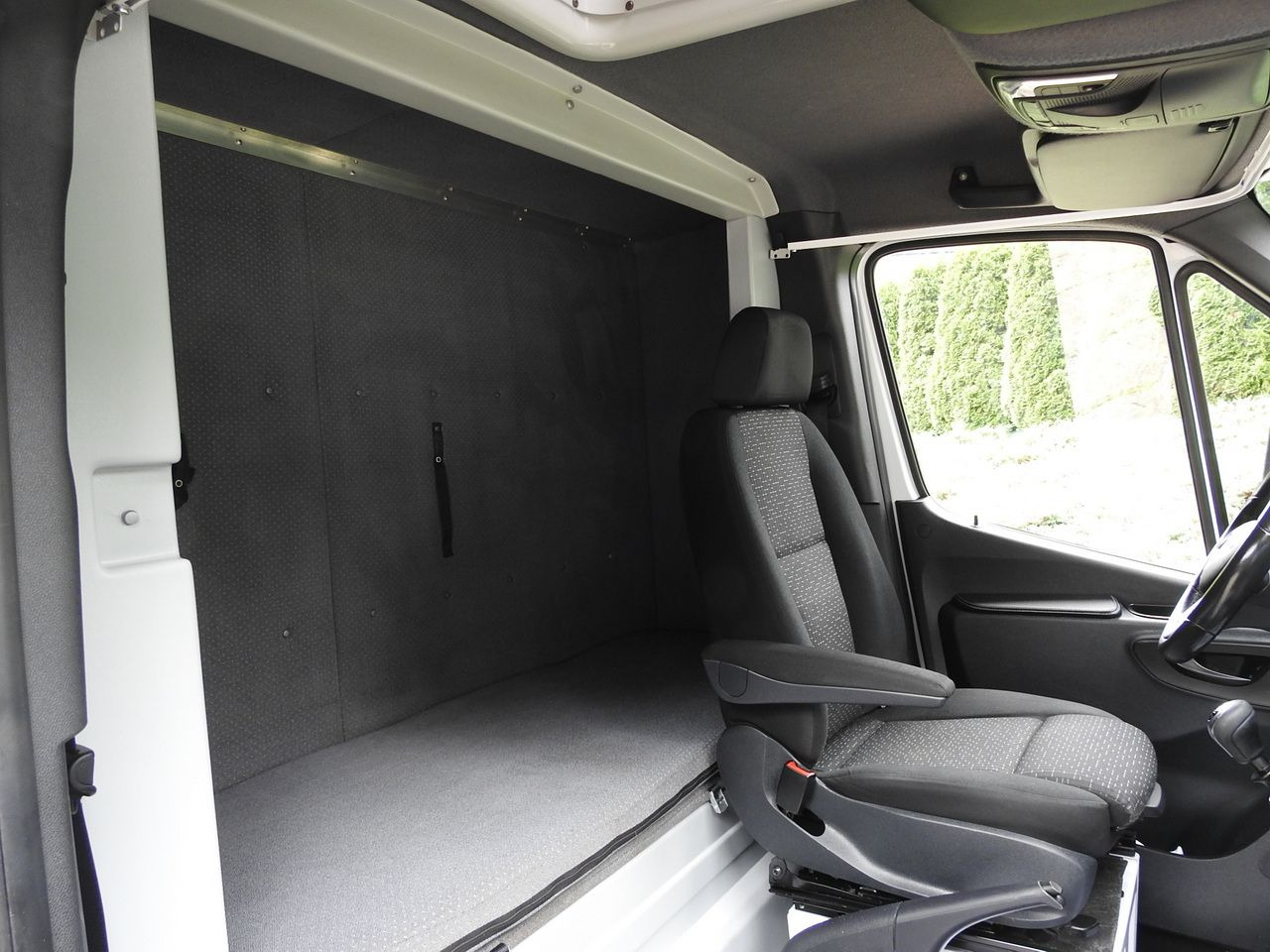 Autoutilitară cu prelată MERCEDES SPRINTER 316 TARPAULIN 10 PALLETS WEBASTO CRUISE CONTROL AIR CONDITIONING 165HP: Foto 40 Autoutilitară cu prelată MERCEDES SPRINTER 316 TARPAULIN 10 PALLETS WEBASTO CRUISE CONTROL AIR CONDITIONING 165HP: Foto 40
