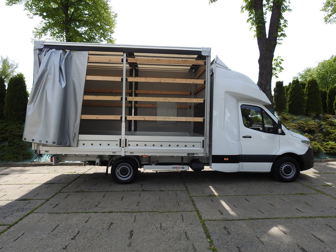Autoutilitară cu prelată MERCEDES SPRINTER 316 TARPAULIN 10 PALLETS WEBASTO CRUISE CONTROL AIR CONDITIONING 165HP: Foto 8 Autoutilitară cu prelată MERCEDES SPRINTER 316 TARPAULIN 10 PALLETS WEBASTO CRUISE CONTROL AIR CONDITIONING 165HP: Foto 8