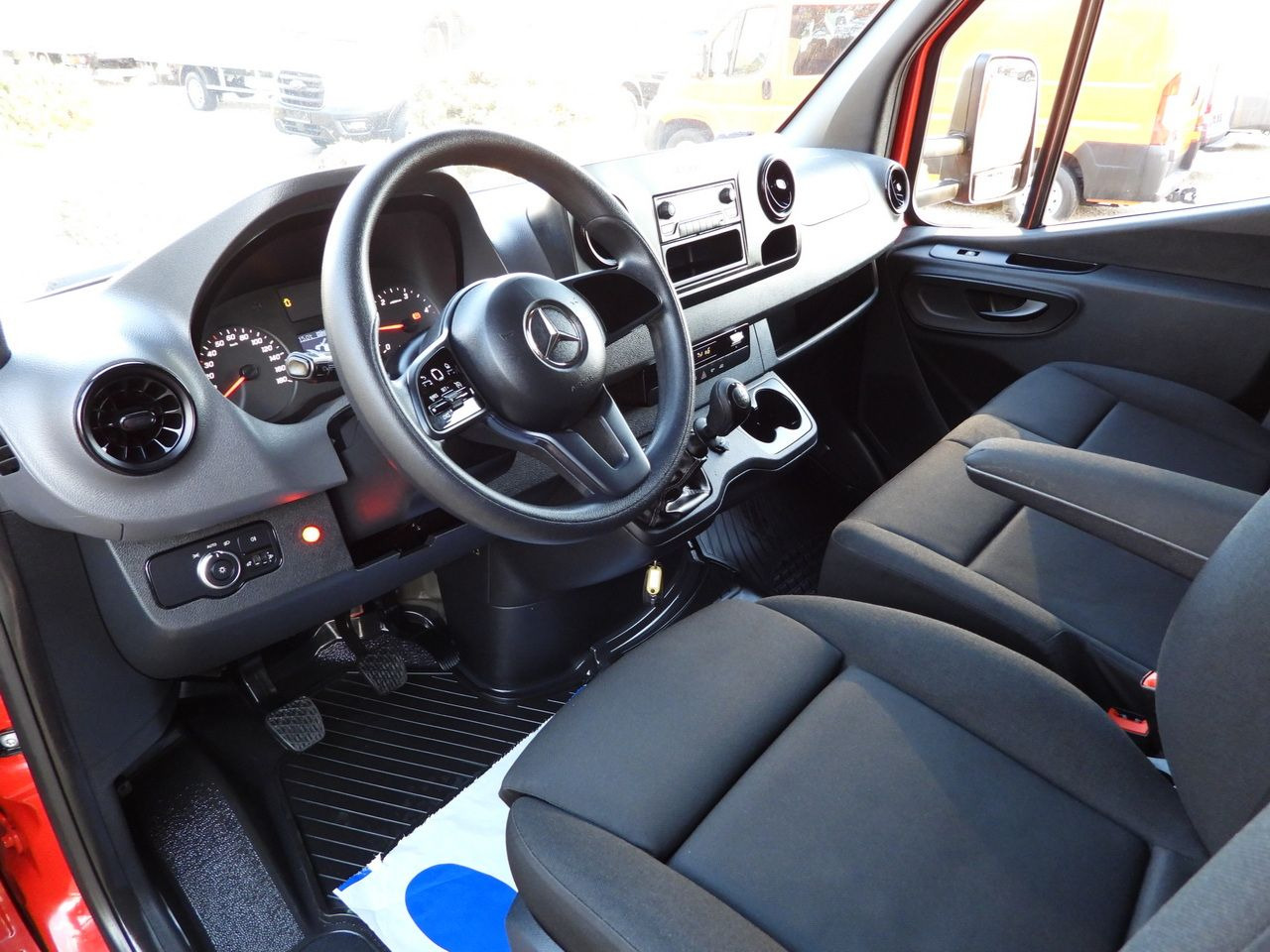 MERCEDES SPRINTER 316 TARPAULIN LIFT 8 PALLETS WEBASTO CRUISE CONTROL AIR CONDITIONING 160HP - Autoutilitară cu prelată: Foto 2 MERCEDES SPRINTER 316 TARPAULIN LIFT 8 PALLETS WEBASTO CRUISE CONTROL AIR CONDITIONING 160HP - Autoutilitară cu prelată: Foto 2