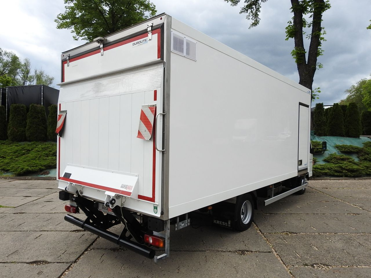 MITSUBISHI CANTER FUSO 7C15 REGRIGERATOR BOX -4*C LIFT POWER SUPPLY 230V AIR CONDITIONING AUTOMATIC TRANSMISSION 150HP - Camion frigider: Foto 3 MITSUBISHI CANTER FUSO 7C15 REGRIGERATOR BOX -4*C LIFT POWER SUPPLY 230V AIR CONDITIONING AUTOMATIC TRANSMISSION 150HP - Camion frigider: Foto 3
