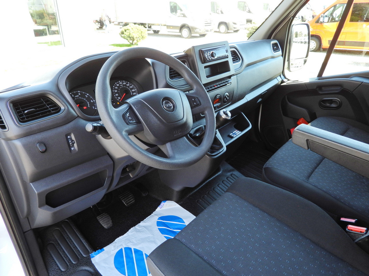 OPEL MOVANO TARPAULIN LIFT 9 PALLETS WEBASTO CRUISE CONTROL LED LIGHTS PNEUMATICS AIR CONDITIONING 165HP - Autoutilitară cu prelată: Foto 2 OPEL MOVANO TARPAULIN LIFT 9 PALLETS WEBASTO CRUISE CONTROL LED LIGHTS PNEUMATICS AIR CONDITIONING 165HP - Autoutilitară cu prelată: Foto 2