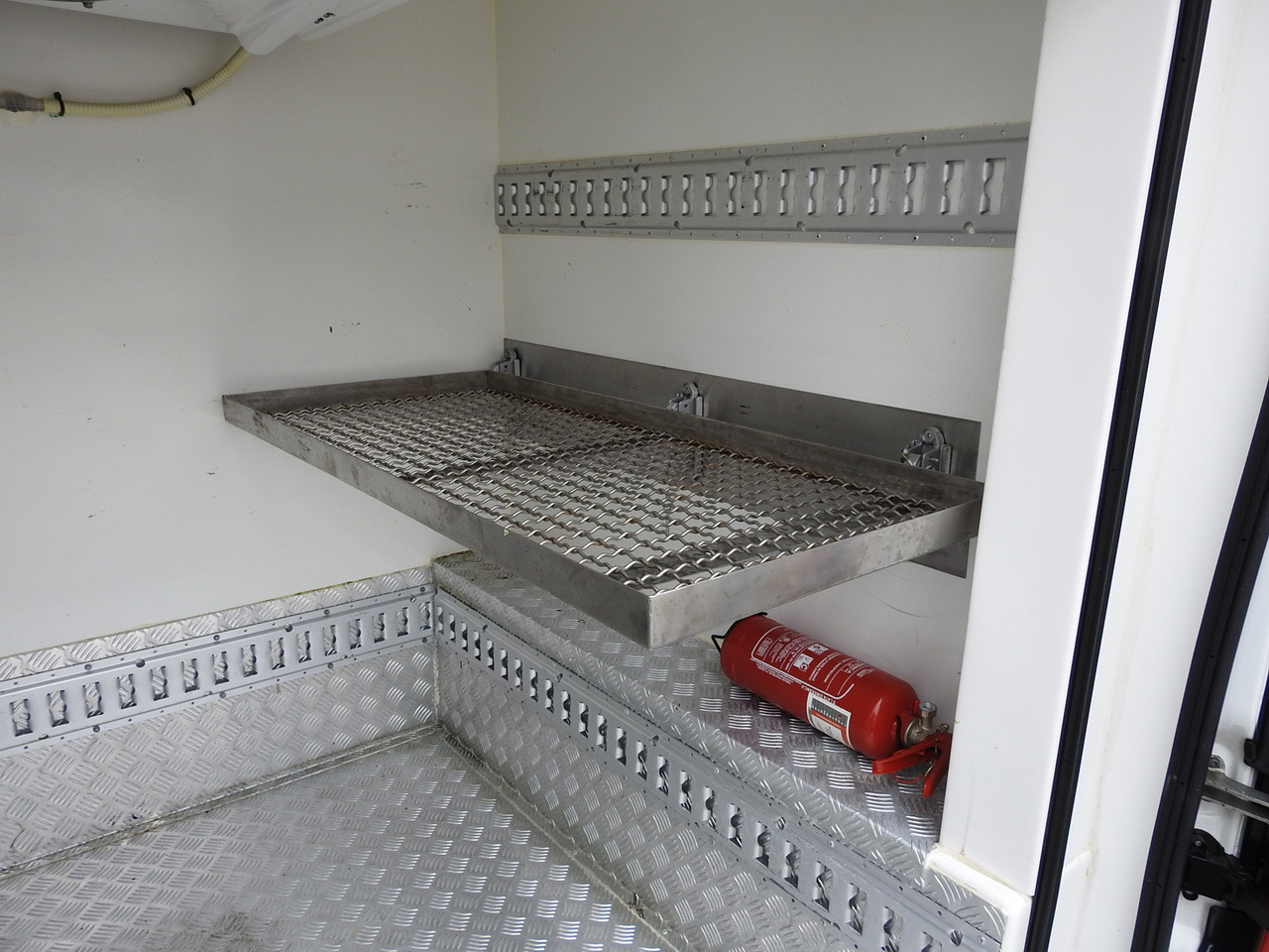 Autoutilitară frigorifica PEUGEOT BOXER REFRIGERATOR VAN -5*C TWO COMPARTMENTS CRUISE CONTROL AIR CONDITIONING  120HP: Foto 24