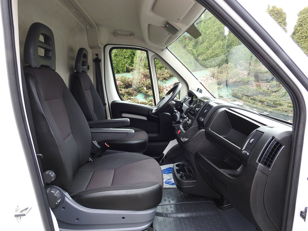 Autoutilitară frigorifica PEUGEOT BOXER REFRIGERATOR VAN -5*C TWO COMPARTMENTS CRUISE CONTROL AIR CONDITIONING  120HP: Foto 40