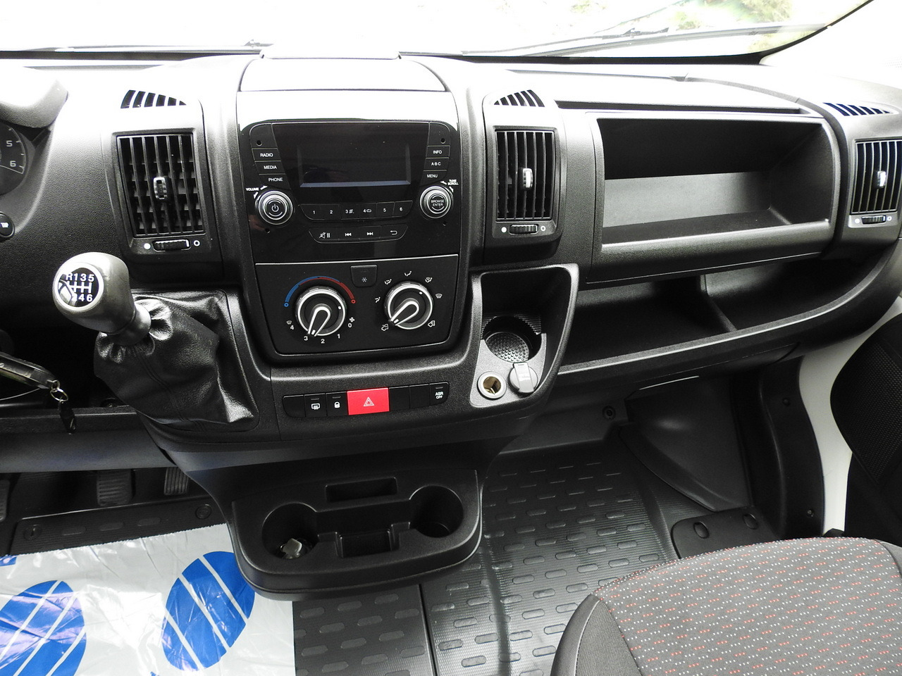 Autoutilitară frigorifica PEUGEOT BOXER REFRIGERATOR VAN -5*C TWO COMPARTMENTS CRUISE CONTROL AIR CONDITIONING  120HP: Foto 37