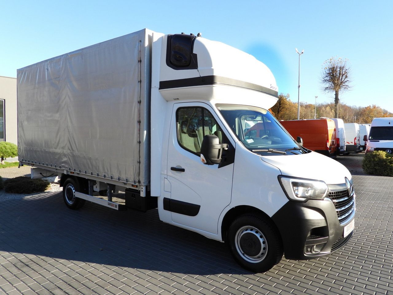RENAULT MASTER TARPAULIN 10 PALLETS WEBASTO CRUISE CONTROL LED LIGHTS PNEUMATICS AIR CONDITIONING 165HP - Autoutilitară cu prelată: Foto 4 RENAULT MASTER TARPAULIN 10 PALLETS WEBASTO CRUISE CONTROL LED LIGHTS PNEUMATICS AIR CONDITIONING 165HP - Autoutilitară cu prelată: Foto 4