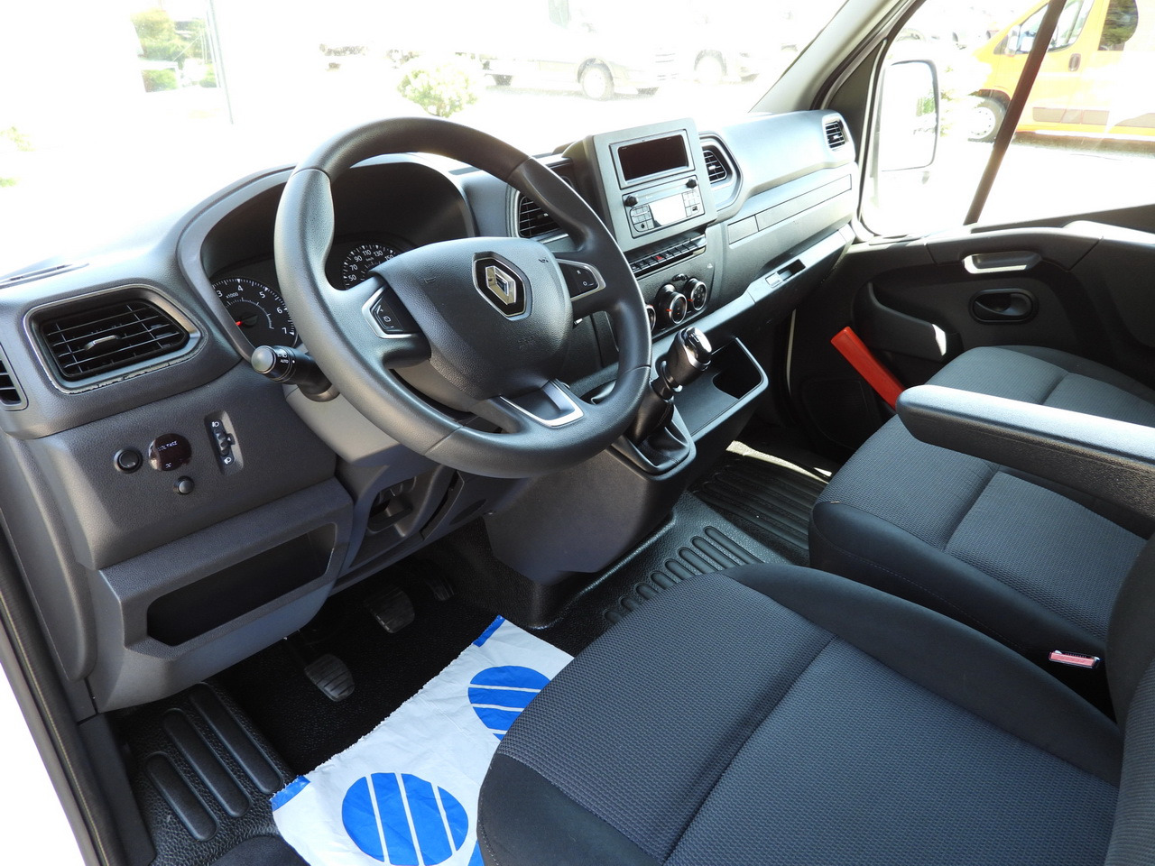 RENAULT MASTER TARPAULIN 10 PALLETS WEBASTO CRUISE CONTROL LED LIGHTS PNEUMATICS AIR CONDITIONING 165HP - Autoutilitară cu prelată: Foto 2 RENAULT MASTER TARPAULIN 10 PALLETS WEBASTO CRUISE CONTROL LED LIGHTS PNEUMATICS AIR CONDITIONING 165HP - Autoutilitară cu prelată: Foto 2