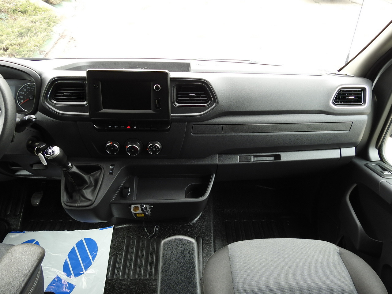 Autoutilitară cu prelată RENAULT MASTER TARPAULIN 10 PALLETS WEBASTO CRUISE CONTROL NAVIGATION AIR CONDITIONING LED LIGHTS PNEUMATICS 165HP: Foto 35 Autoutilitară cu prelată RENAULT MASTER TARPAULIN 10 PALLETS WEBASTO CRUISE CONTROL NAVIGATION AIR CONDITIONING LED LIGHTS PNEUMATICS 165HP: Foto 35