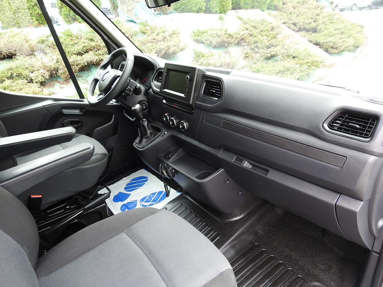 Autoutilitară cu prelată RENAULT MASTER TARPAULIN 10 PALLETS WEBASTO CRUISE CONTROL NAVIGATION AIR CONDITIONING LED LIGHTS PNEUMATICS 165HP: Foto 40 Autoutilitară cu prelată RENAULT MASTER TARPAULIN 10 PALLETS WEBASTO CRUISE CONTROL NAVIGATION AIR CONDITIONING LED LIGHTS PNEUMATICS 165HP: Foto 40