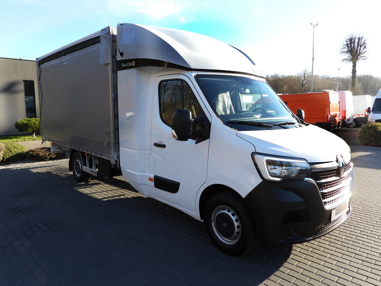 RENAULT MASTER TARPAULIN 8 PALLETS WEBASTO CRUISE CONTROL LED LIGHTS AIR CONDITIONING 165HP - Autoutilitară cu prelată: Foto 4 RENAULT MASTER TARPAULIN 8 PALLETS WEBASTO CRUISE CONTROL LED LIGHTS AIR CONDITIONING 165HP - Autoutilitară cu prelată: Foto 4