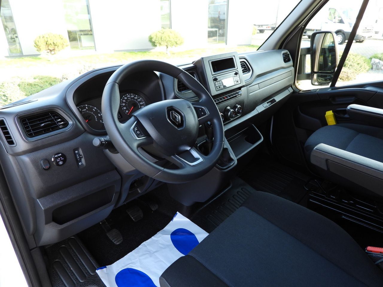 RENAULT MASTER TARPAULIN 8 PALLETS WEBASTO CRUISE CONTROL LED LIGHTS PNEUMATICS AIR CONDITIONING 165HP - Autoutilitară cu prelată: Foto 2 RENAULT MASTER TARPAULIN 8 PALLETS WEBASTO CRUISE CONTROL LED LIGHTS PNEUMATICS AIR CONDITIONING 165HP - Autoutilitară cu prelată: Foto 2