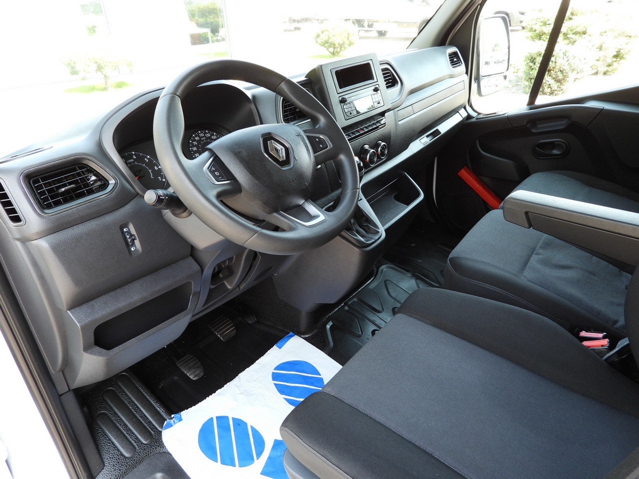 RENAULT MASTER TARPAULIN LIFT 10 PALLETS WEBASTO CRUISE CONTROL LED LIGHTS PNEUMATICS AIR CONDITIONING 165HP - Autoutilitară cu prelată: Foto 2 RENAULT MASTER TARPAULIN LIFT 10 PALLETS WEBASTO CRUISE CONTROL LED LIGHTS PNEUMATICS AIR CONDITIONING 165HP - Autoutilitară cu prelată: Foto 2