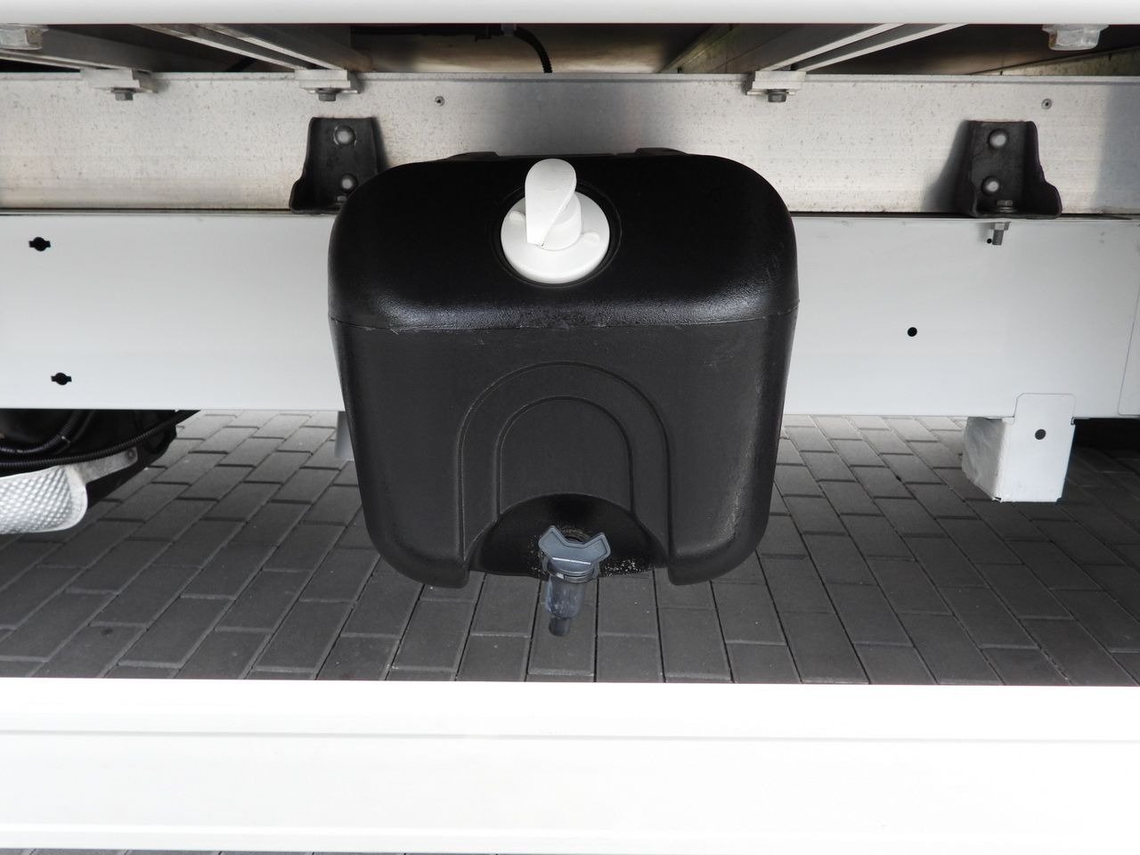 Autoutilitară cu prelată RENAULT MASTER TARPAULIN LIFT 9 PALLETS WEBASTO CRUISE CONTROL LED LIGHTS PNEUMATICS AIR CONDITIONING 165HP: Foto 27 Autoutilitară cu prelată RENAULT MASTER TARPAULIN LIFT 9 PALLETS WEBASTO CRUISE CONTROL LED LIGHTS PNEUMATICS AIR CONDITIONING 165HP: Foto 27