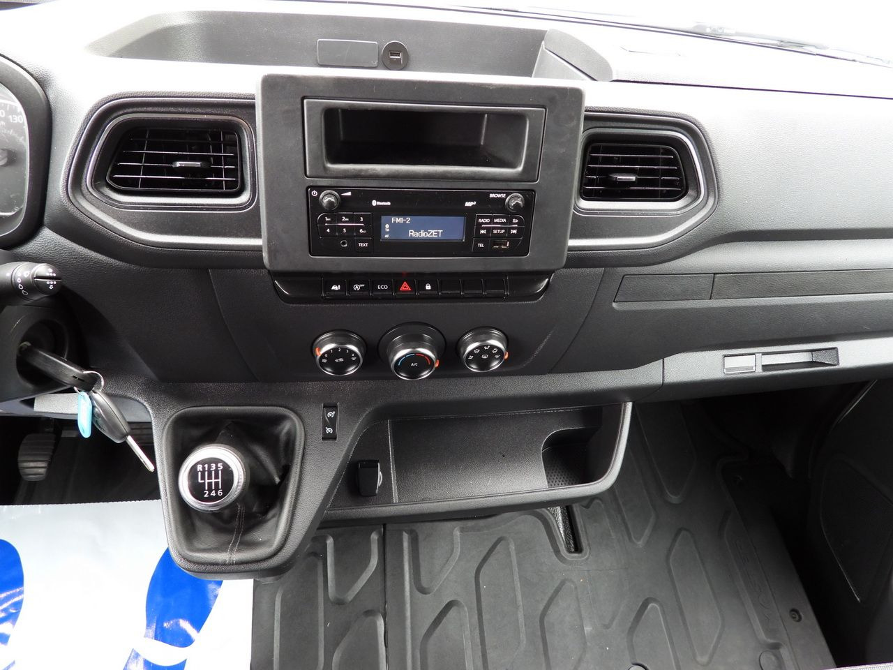 Autoutilitară cu prelată RENAULT MASTER TARPAULIN LIFT 9 PALLETS WEBASTO CRUISE CONTROL LED LIGHTS PNEUMATICS AIR CONDITIONING 165HP: Foto 38 Autoutilitară cu prelată RENAULT MASTER TARPAULIN LIFT 9 PALLETS WEBASTO CRUISE CONTROL LED LIGHTS PNEUMATICS AIR CONDITIONING 165HP: Foto 38